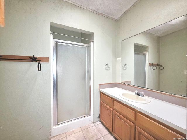 635 E Ditto Rd, Poteet, TX 78065