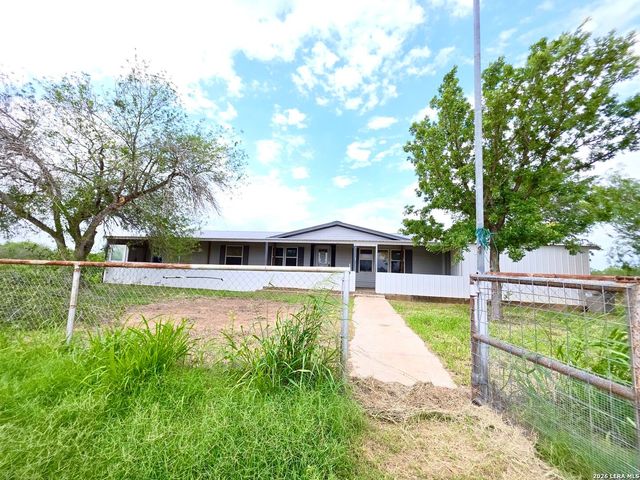 635 E Ditto Rd, Poteet, TX 78065