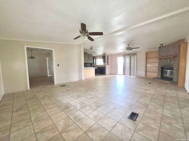635 E Ditto Rd, Poteet, TX 78065