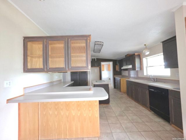 635 E Ditto Rd, Poteet, TX 78065