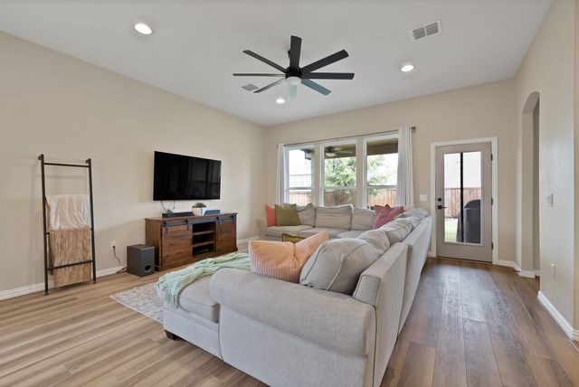 2845 Ranger Lane, Aubrey, TX 76227