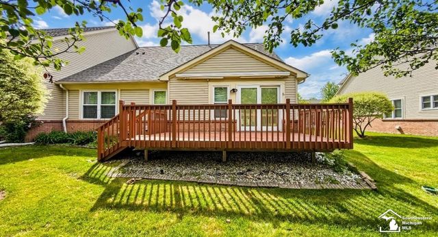 5492 Elmhurst Drive, Trenton, MI 48183