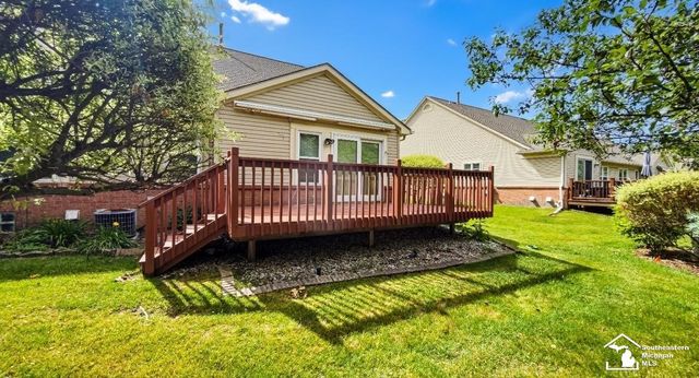 5492 Elmhurst Drive, Trenton, MI 48183