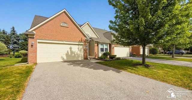 5492 Elmhurst Drive, Trenton, MI 48183