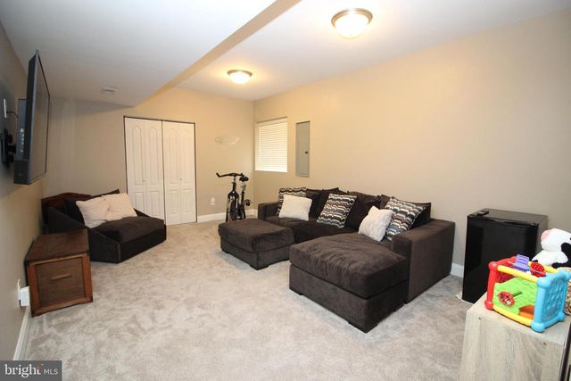 912 FORD ST, Bridgeport, PA 19405