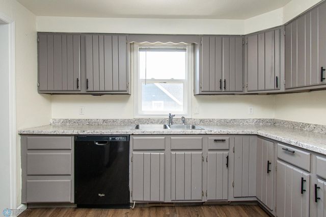 318 12th Street N, Moorhead, MN 56560