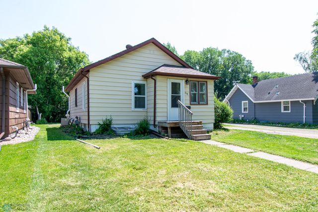 318 12th Street N, Moorhead, MN 56560