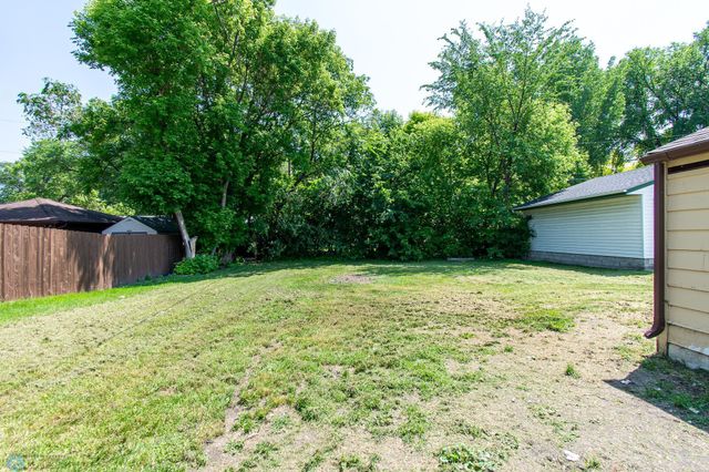 318 12th Street N, Moorhead, MN 56560