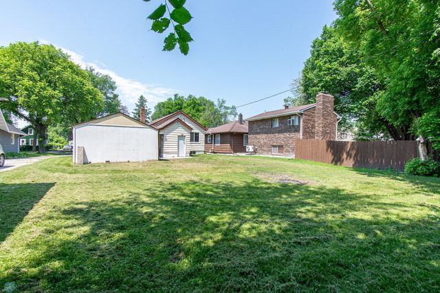 318 12th Street N, Moorhead, MN 56560