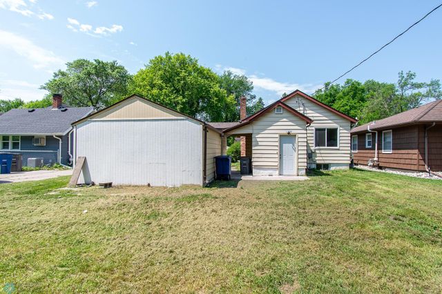 318 12th Street N, Moorhead, MN 56560