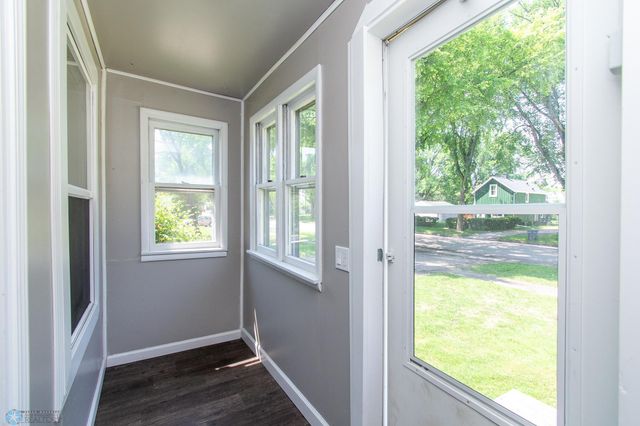 318 12th Street N, Moorhead, MN 56560