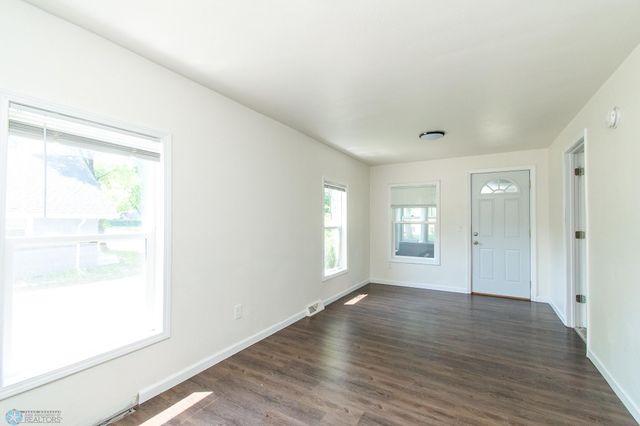 318 12th Street N, Moorhead, MN 56560