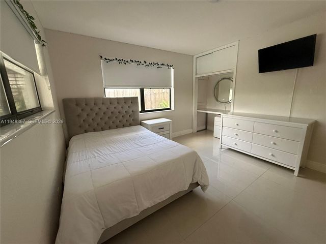 7321 Taylor St, Hollywood, FL 33024