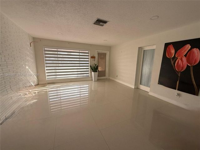 7321 Taylor St, Hollywood, FL 33024