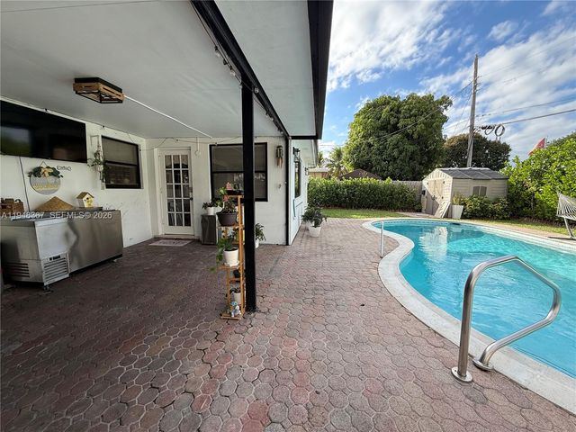 7321 Taylor St, Hollywood, FL 33024