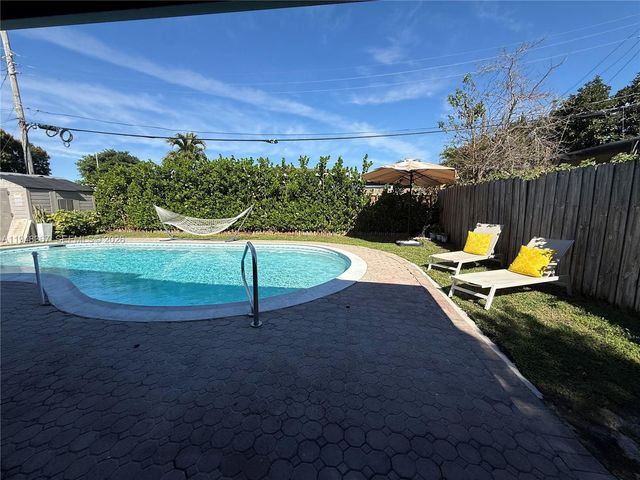 7321 Taylor St, Hollywood, FL 33024