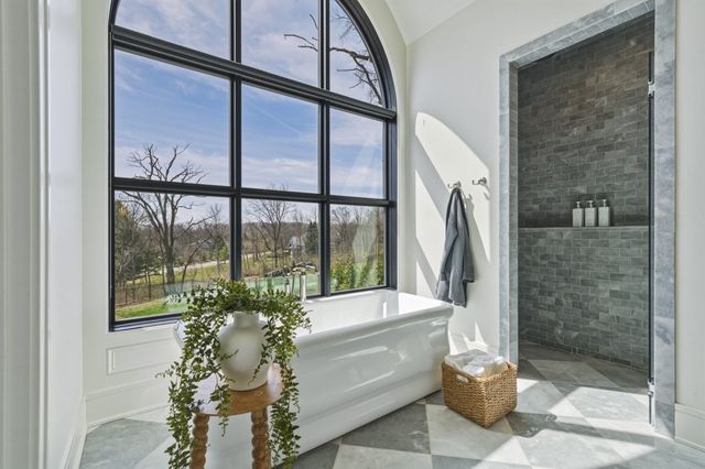 3618 Oakmont Court, West Des Moines, IA 50265