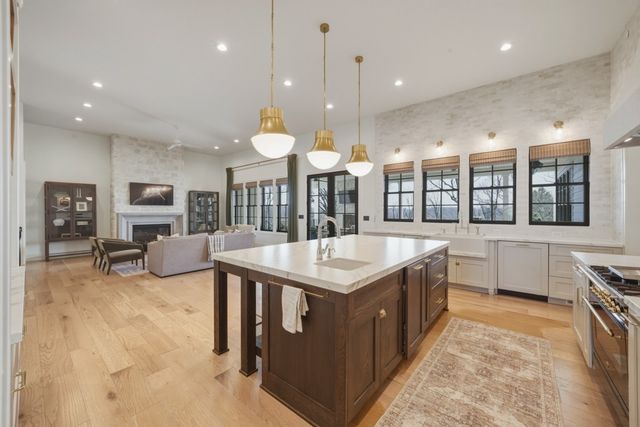 3618 Oakmont Court, West Des Moines, IA 50265