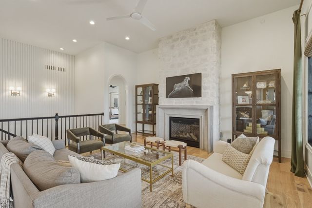 3618 Oakmont Court, West Des Moines, IA 50265