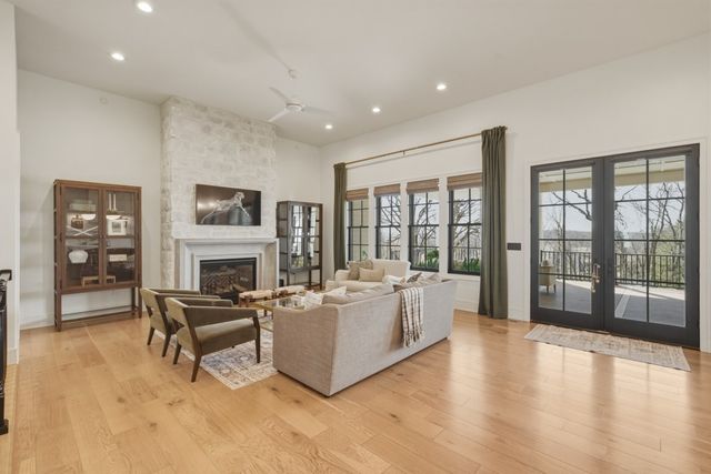3618 Oakmont Court, West Des Moines, IA 50265