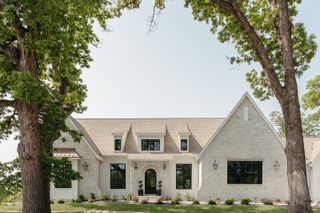 3618 Oakmont Court, West Des Moines, IA 50265