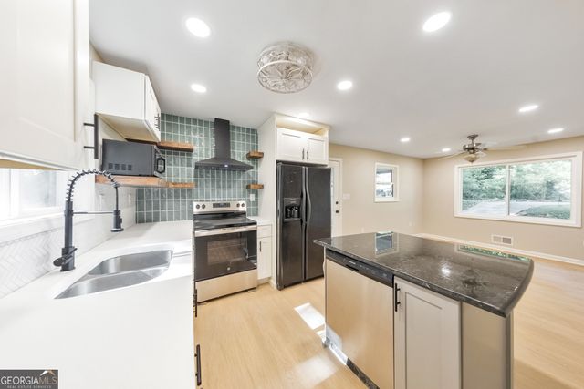 2461 Sherwood Place SW, Marietta, GA 30008