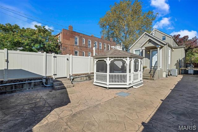 5408 Magnolia Avenue, St Louis, MO 63139