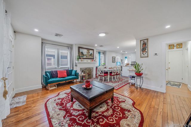 48 Hillside Avenue, Freeport, NY 11520