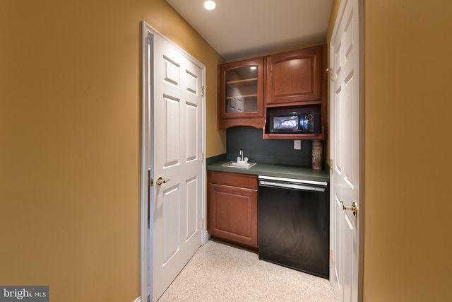 182 LATTICE LN, Collegeville, PA 19426