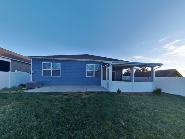 5035 Hunters Village Dr, Lebanon, TN 37087