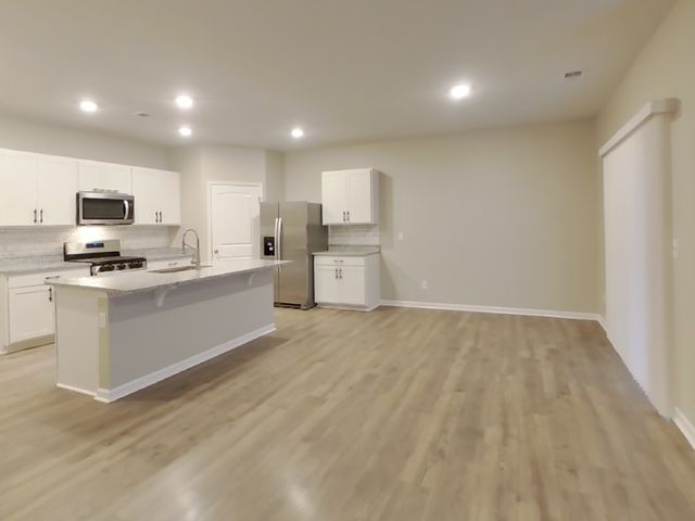 5035 Hunters Village Dr, Lebanon, TN 37087