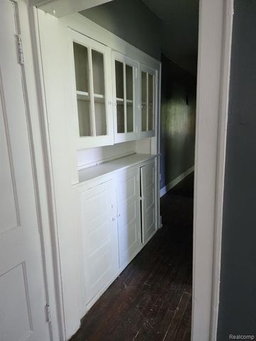 9369 Genessee, Detroit, MI 48206