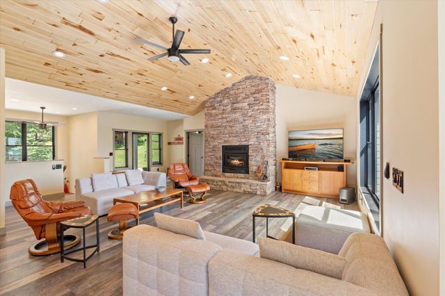 4238 Thunder Lake Lodge Drive NE, Thunder Lake Twp, MN 56672