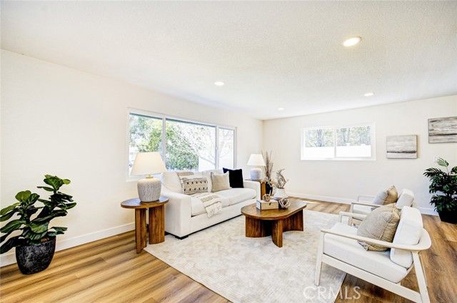 2433 Littleton, Costa Mesa, CA 92626