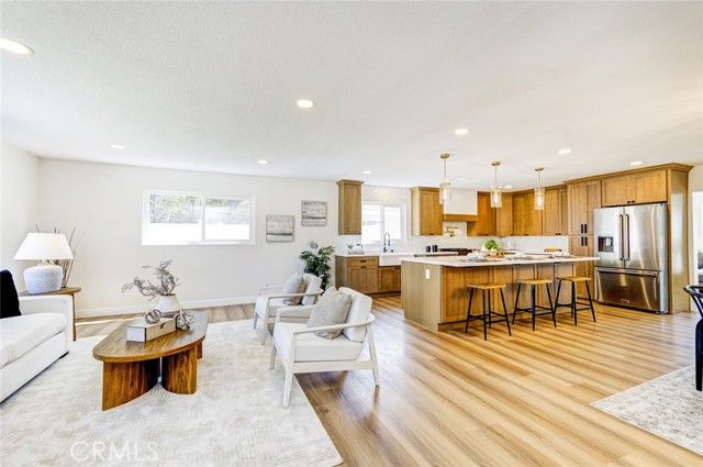 2433 Littleton, Costa Mesa, CA 92626