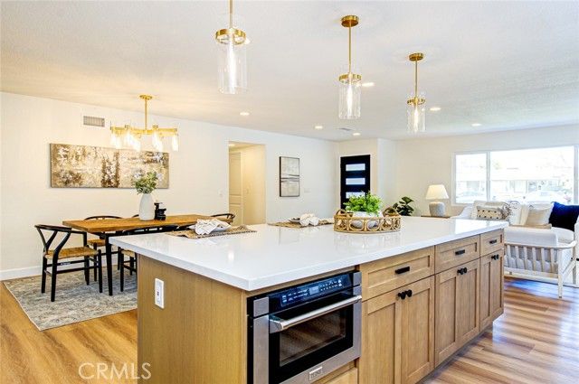 2433 Littleton, Costa Mesa, CA 92626