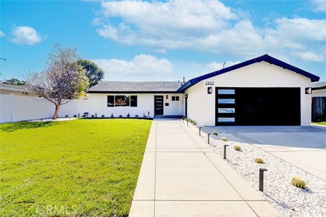 2433 Littleton, Costa Mesa, CA 92626