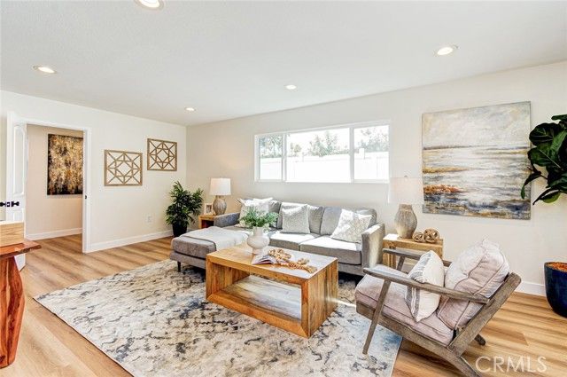 2433 Littleton, Costa Mesa, CA 92626