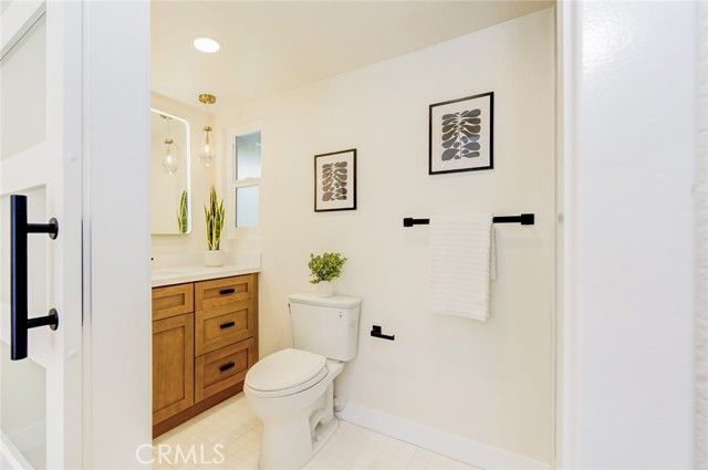 2433 Littleton, Costa Mesa, CA 92626