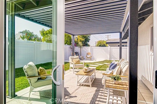 2433 Littleton, Costa Mesa, CA 92626