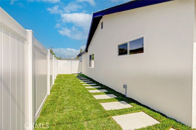 2433 Littleton, Costa Mesa, CA 92626