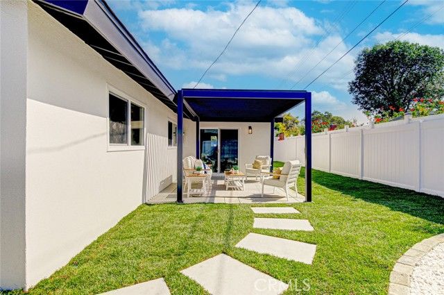 2433 Littleton, Costa Mesa, CA 92626