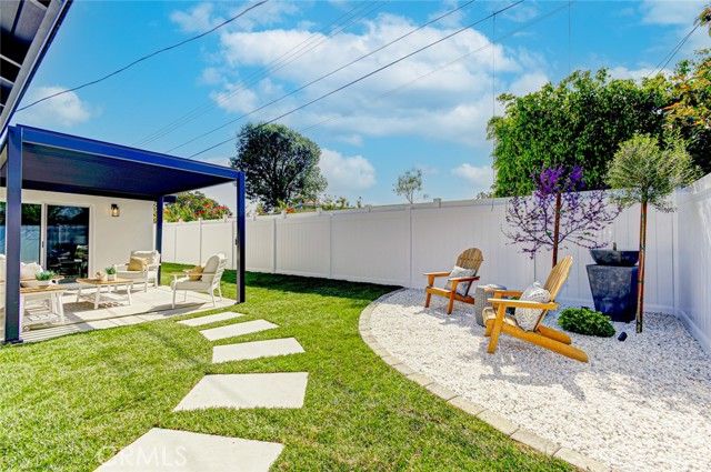 2433 Littleton, Costa Mesa, CA 92626