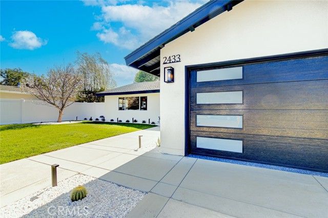 2433 Littleton, Costa Mesa, CA 92626