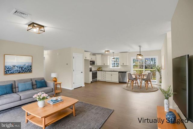 85 OLD COLONY RD, Selinsgrove, PA 17870