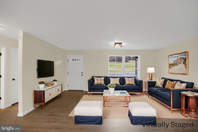 85 OLD COLONY RD, Selinsgrove, PA 17870