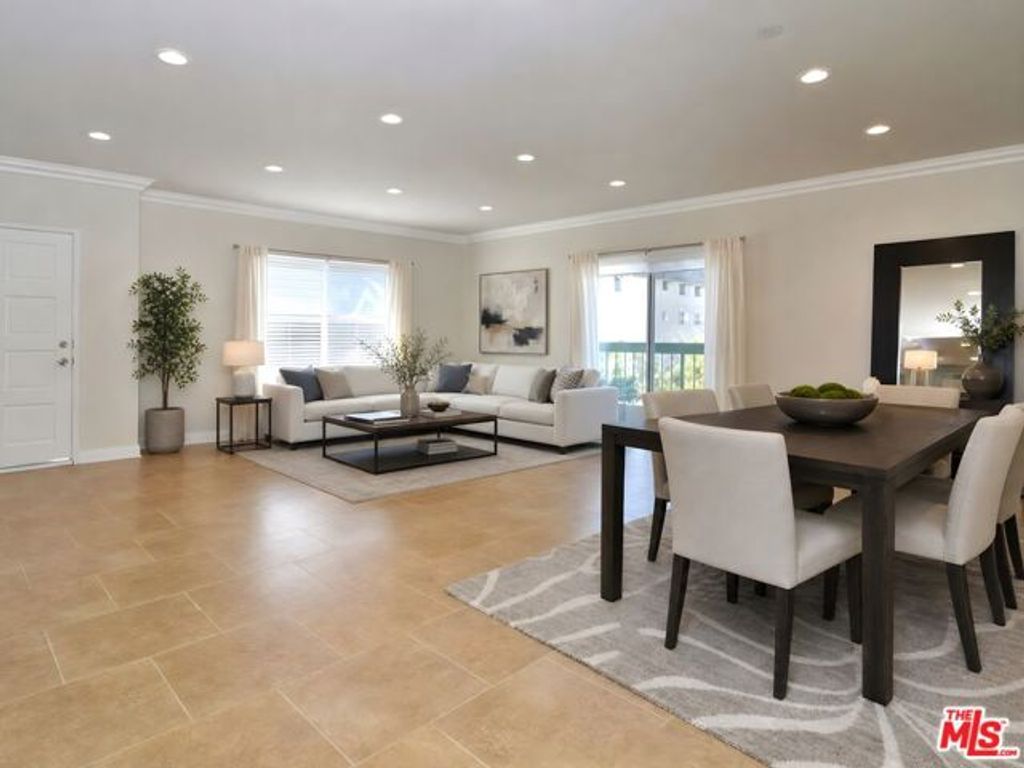 5354 Lindley Avenue 301, Encino (los Angeles), CA 91316