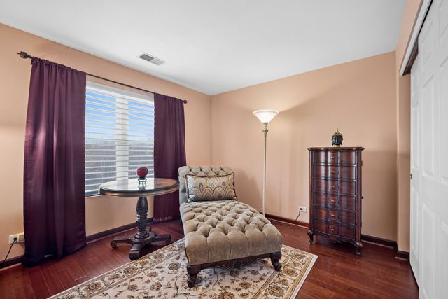 221 AINSLEY Drive, West Chicago, IL 60185
