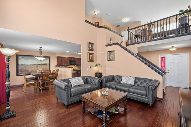 221 AINSLEY Drive, West Chicago, IL 60185