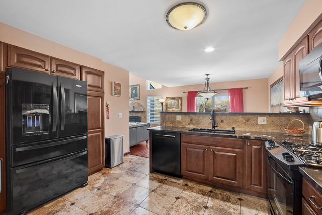 221 AINSLEY Drive, West Chicago, IL 60185